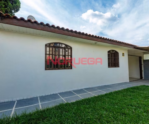 Aluguel de Casa de 3 Quartos na Boa Vista, Curitiba-PR: 1 Suíte, 1 Banheiro, 1 Vaga de Garagem, 90m² de Área