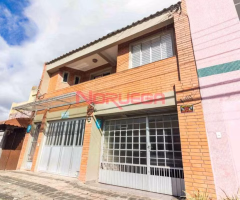 Casa para locação de alto padrão em Curitiba-PR, bairro Rebouças: 2 quartos, 1 suíte, 2 salas, 3 banheiros, 1 vaga, 140m².