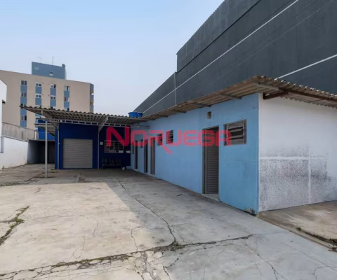 Barracão Comercial de Alto Padrão em Curitiba - Santa Cândida  5 salas, 3 banheiros, 6 vagas de garagem  290 m²