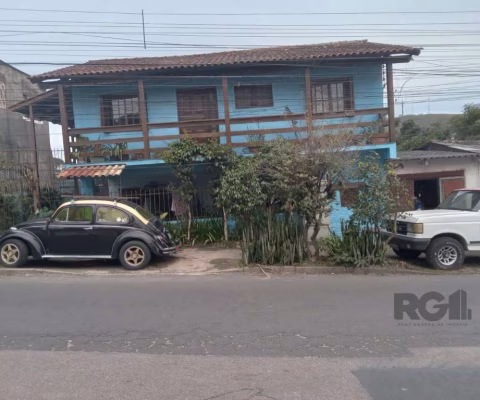 Casa com 3 quartos, vaga de garagem, churrasqueira, no bairro Partenon, Porto Alegre/RS