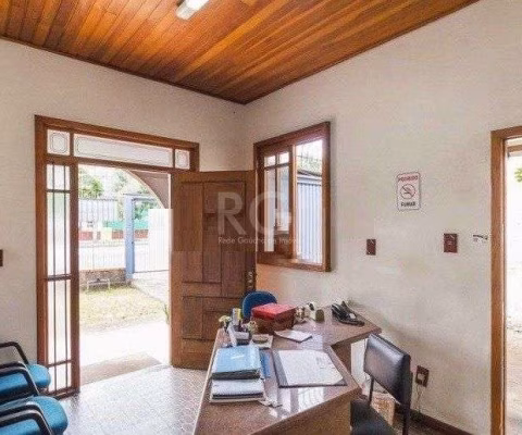 Casa para Venda - 120m², 3 dormitórios, sendo 1 suites, 3 vagas - Partenon
