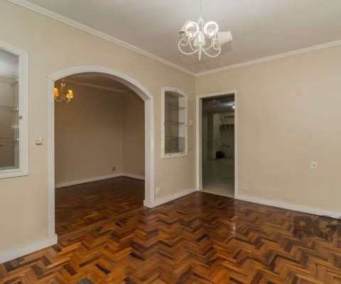 Excelente casa de 389,53m² com 8 dormitórios e 3 vagas.