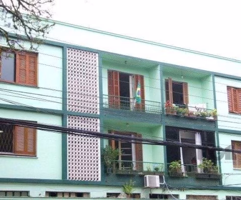 Apartamento de 2 dormitórios, mais 1 quarto de empregada, próximo a av. Teresópolis