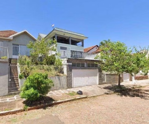 Casa com 167m², 4 dormitórios, 2 suítes, 2 vagas no bairro Santa Tereza