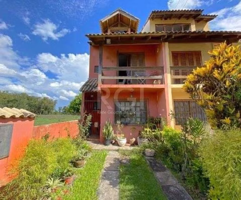 Casa em Porto Alegre, no bairro Hípica, com 2 dormitório(s), e 2 banheiros, à venda.