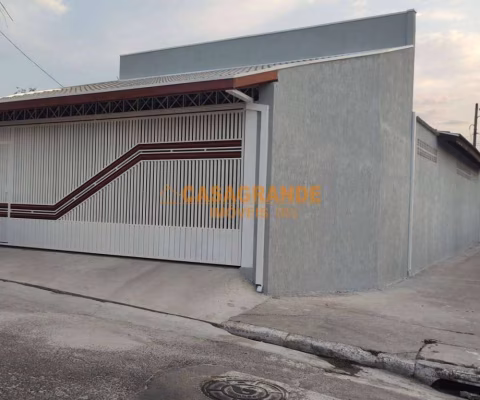 Casa com Edícula e 03 quartos, 200m² no Jardim Ismênia SJC