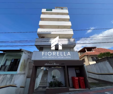APARTAMENTO A VENDA COM 3 DORMITÓRIOS, SENDO 1 SUITE, 1 VAGA DE GARAGEM COBERTA E LIVRE EM BARREIROS, SÃO JOSÉ/SC