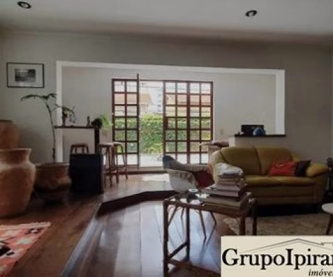 Casa com 3 quartos (1 suíte e closet) e garagem para 2 veículos