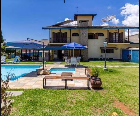 Casa de Alto Padrão á venda em Atibaia - SP