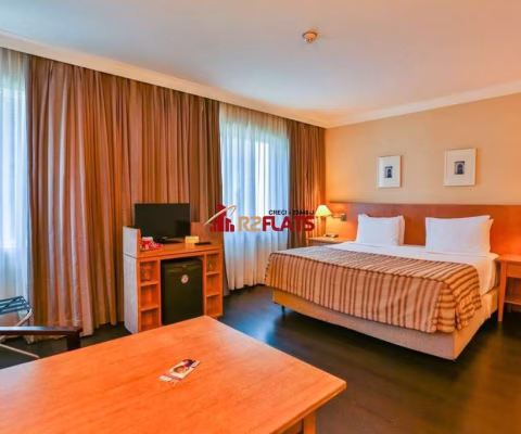 Flat  com ótimo preço no bairro Cidade Monções. Confira!