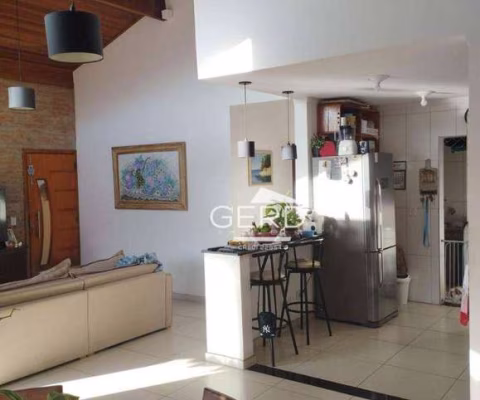 Casa com 3 dormitórios à venda, 150 m² por R$ 900.000,00 - Parque Nova Jandira - Jandira/SP