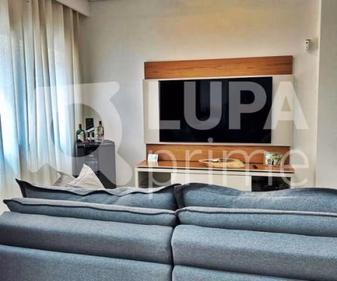 CASA COM 3 QUARTOS E 3 VAGAS DE GARAGEM À VENDA NA VILA NOVA MAZZEI