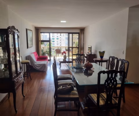 Excelente Apartamento de Altíssimo Padrão em Icarai