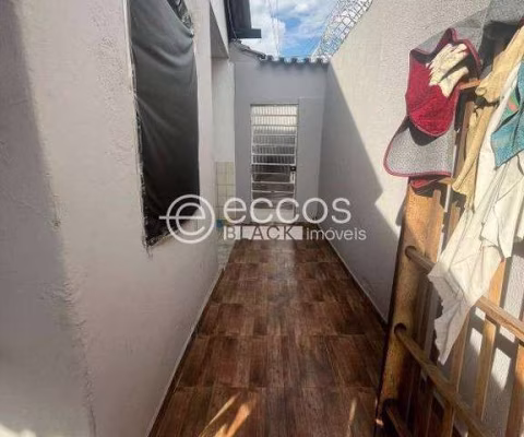Casa à venda, 5 quartos, 1 suíte, 2 vagas, Osvaldo Rezende - Uberlândia/MG