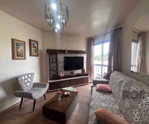 Apartamento a venda, dois dormitórios mobiliado no bairro Cristal.