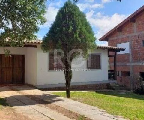 Casa em Porto Alegre, no bairro Hípica, com 2 dormitório(s), e 2 banheiros, à venda.