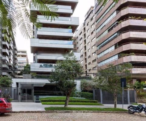 Apartamento mobiliado, com cerca de 256,42m² privativos e com 3 suítes,