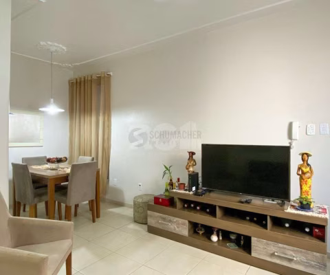 Apartamento 2 dormitórios, pronto para entrar e morar, a poucos metro do Cais Embarcadero
