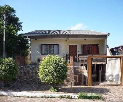 CASA - 3 dorms. - 2 vagas -  119 m² - CANOAS