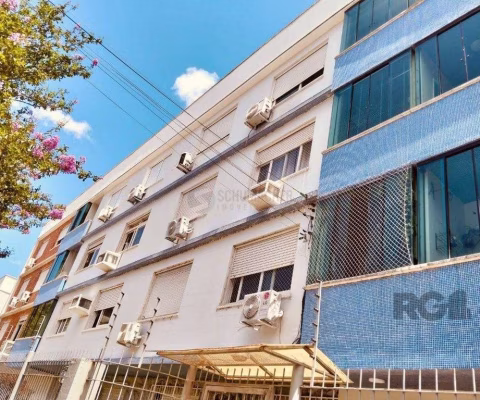 Apartamento 3 Dormitórios , dependência de empregada e vaga de garagem.