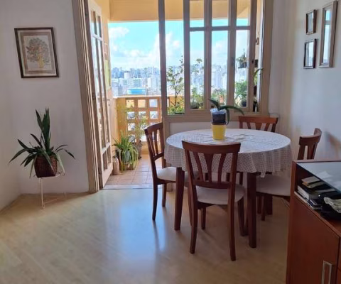 Apartamento de 2 quartos e 1 vaga de garagem no bairro Santo Antônio em POA/RS
