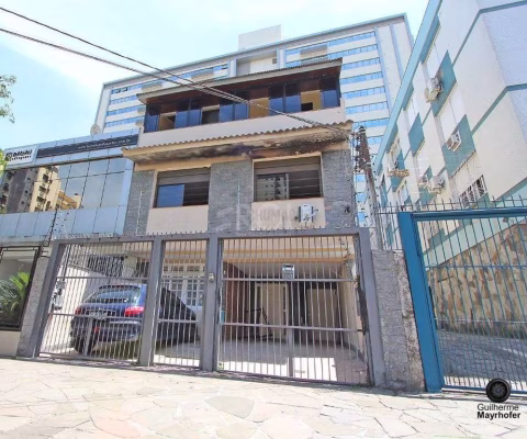 Casa para Venda - 300m², 6 dormitórios, sendo 1 suites, 3 vagas - Menino Deus
