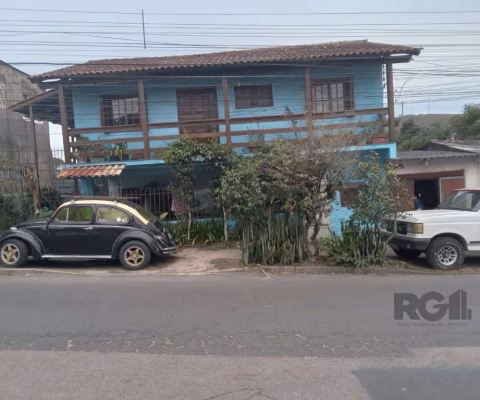 Casa com 3 quartos, vaga de garagem, churrasqueira, no bairro Partenon, Porto Alegre/RS