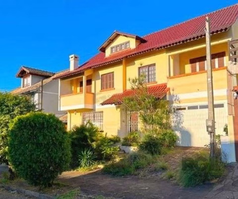 Casa para Venda - 320m², 3 dormitórios, sendo 1 suites, 3 vagas - Altos Do Ipê