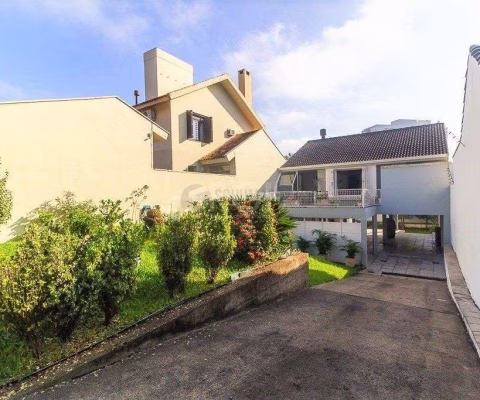 Casa para Venda - 227m², 3 dormitórios, sendo 1 suites, 4 vagas - Azenha