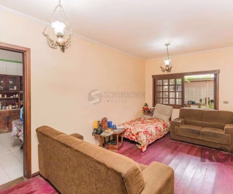 Casa 6 dormitórios no bairro Jardim Floresta