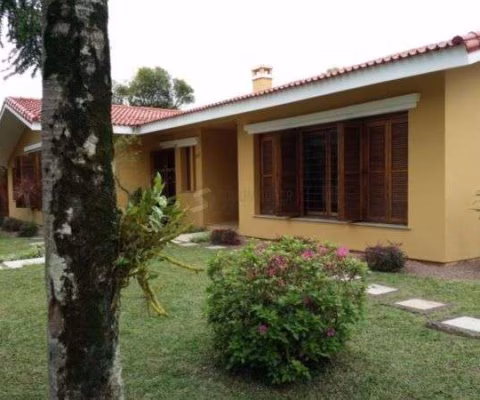 Casa para Venda - 416m², 4 dormitórios, sendo 2 suites, 5 vagas - Vila Assunção