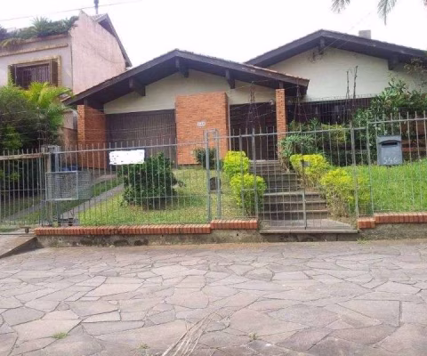 Casa para Venda - 400m², 3 dormitórios, sendo 1 suites, 2 vagas - Cristal