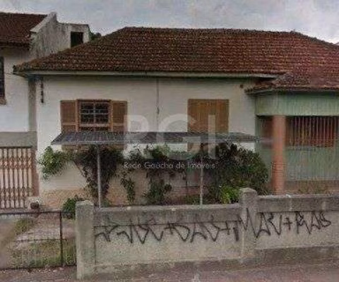 Casa para Venda - 120m², 2 dormitórios, 2 vagas - Glória