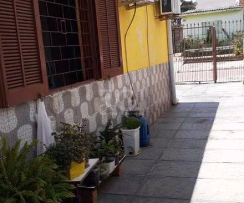 Casa para Venda - 98m², 4 dormitórios, 2 vagas - Jardim Algarve