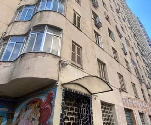 Excelente Apartamento à venda  - Centro, Porto Alegre. CÓD. RP389971