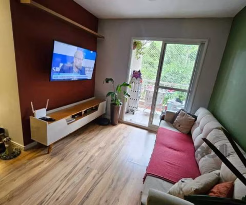Este apartamento é a escolha perfeita para você! Localizado no bairro Teresópolis, em Porto Alegre, este imóvel  oferece 3 quartos, sendo 1 suíte, 2 banheiros e 1 vaga de garagem. Além disso, o condom