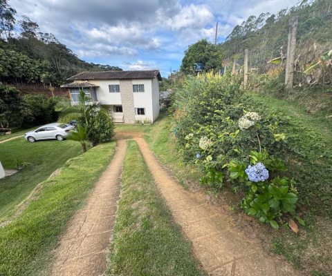 Marechal Floriano, chácara há 13 km da cidade, 2 casas