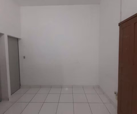 Casa + Salão Comercial no Bairro CENTRO na cidade de  AGUDOS;