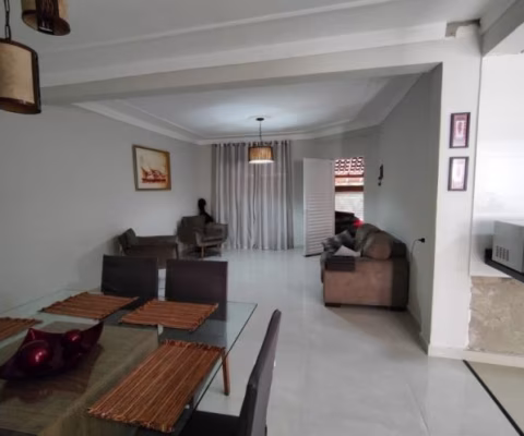 Casa à venda/ 3 Dorm./ Suíte/ 3 Vagas/ Ac. Dr. Américo Figueredo/ Só 371 mil
