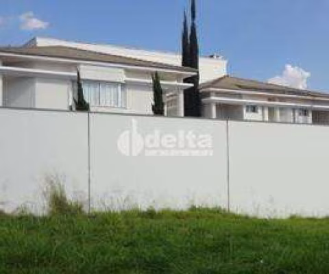 Casa residencial disponível para locação e venda no bairro Gávea em Uberlândia-MG