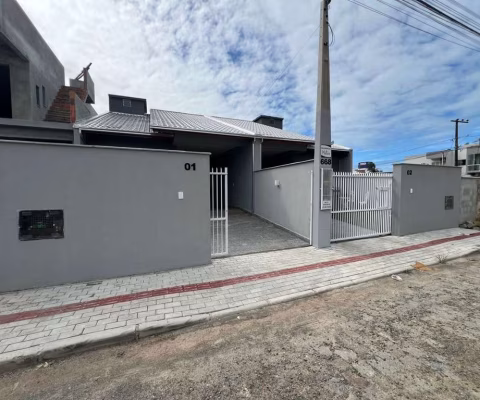 Casa à venda por R$ 630.000,00 - Itacolomi - Balneário Piçarras/SC