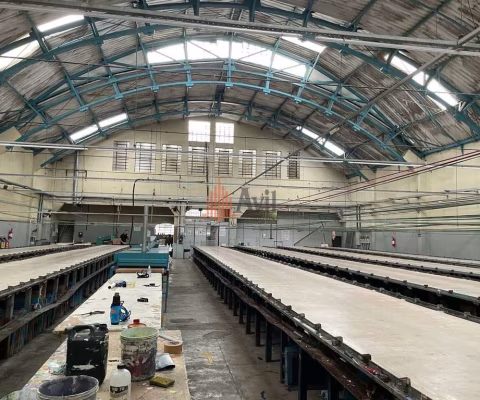 Galpão Comercial  900m² à Venda na Penha