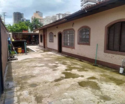 Casa térrea à venda na Vila Caiçara - Praia Grande - SP