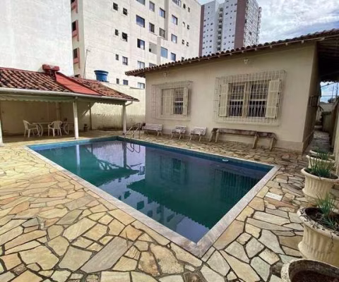 Casa com 4 quartos e piscina, Centro, Taubaté