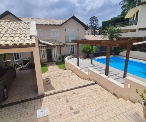 Casa para Venda em Florianópolis, Centro, 4 dormitórios, 2 suítes, 5 banheiros, 4 vagas