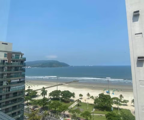 Três dormitórios, suíte e dependência. 212 m2. Duas vagas.