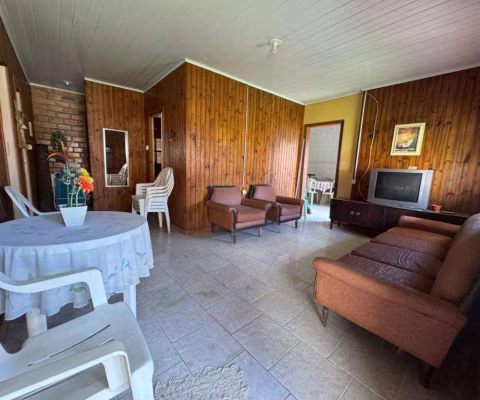 Casa 3 Dormitórios à venda no Bairro Barra com 100 m² de área privativa - 1 vaga de garagem