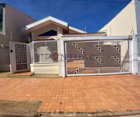 Casa para locação em Marília-SP, Jardim São Francisco: 3 quartos, 1 suíte, 1 sala, 1 banheiro, 4 vagas, 200m². Venha conferir!