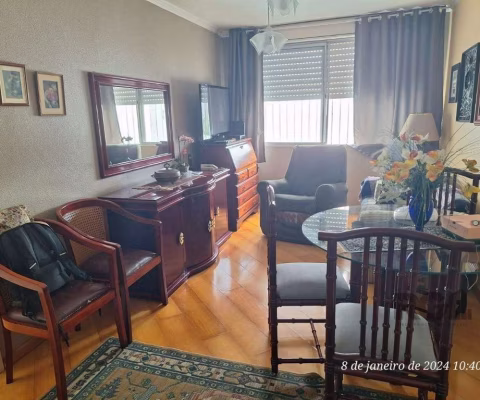 Oportunidade de morar em excelente localização! 1 dormitório, sala, cozinha e ba