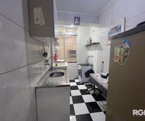 APARTAMENTO DE 2 DORMITÓRIOS NO CENTRO HISTÓRICO.